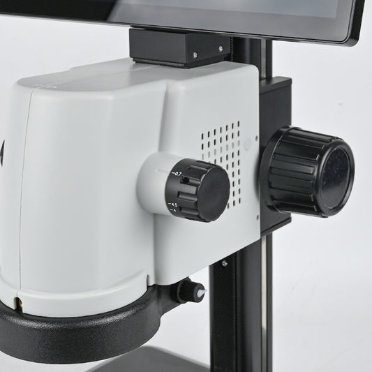 0.7X-4.5X Zoom Range Video Stereo Microscope Built-in 5MP Camera With 12 Inch LCD Screen